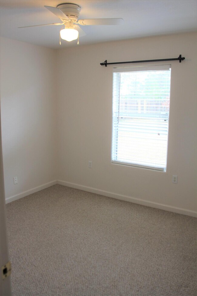 Building Photo - 8617 Olivera St