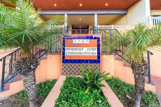 Complex Exterior - 1707 Pacific Coast Hwy