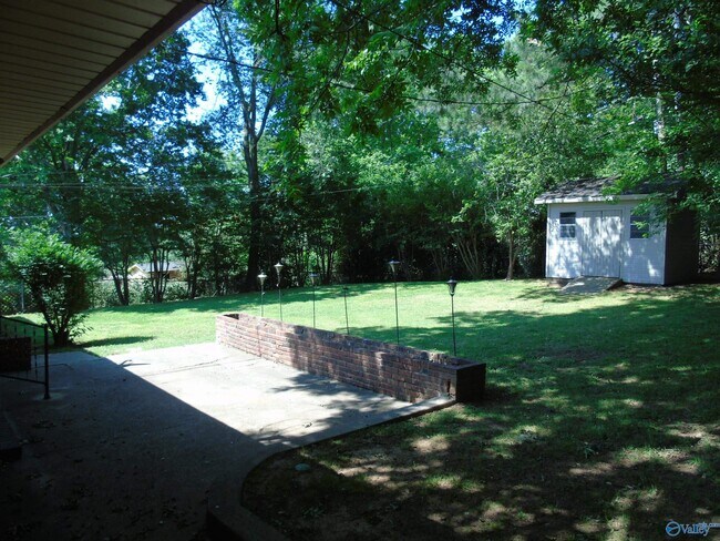 Building Photo - 2213 Maysville Rd NE