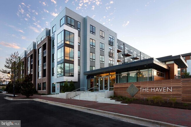 Building Photo - 145 Riverhaven Dr