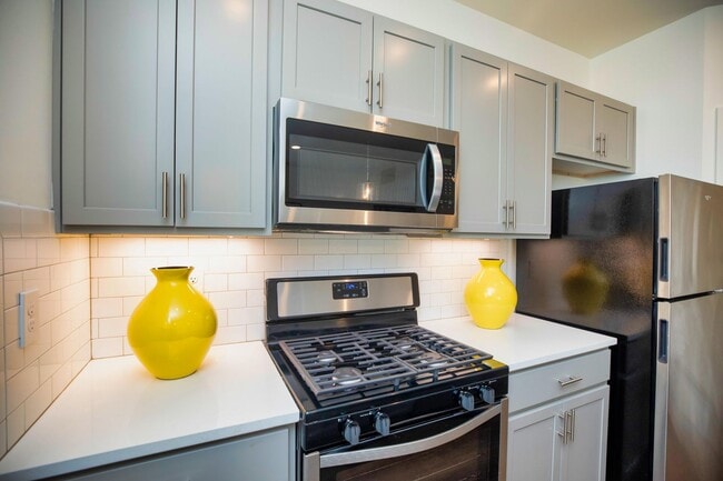 Building Photo - Elevated Rental Home with Community Amenities