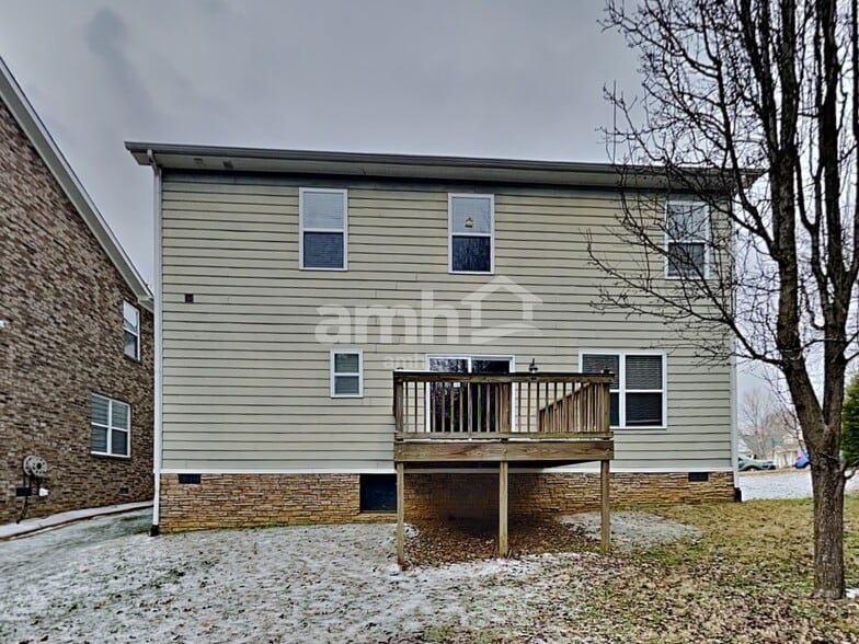 Building Photo - 2128 Branch Oak Trl