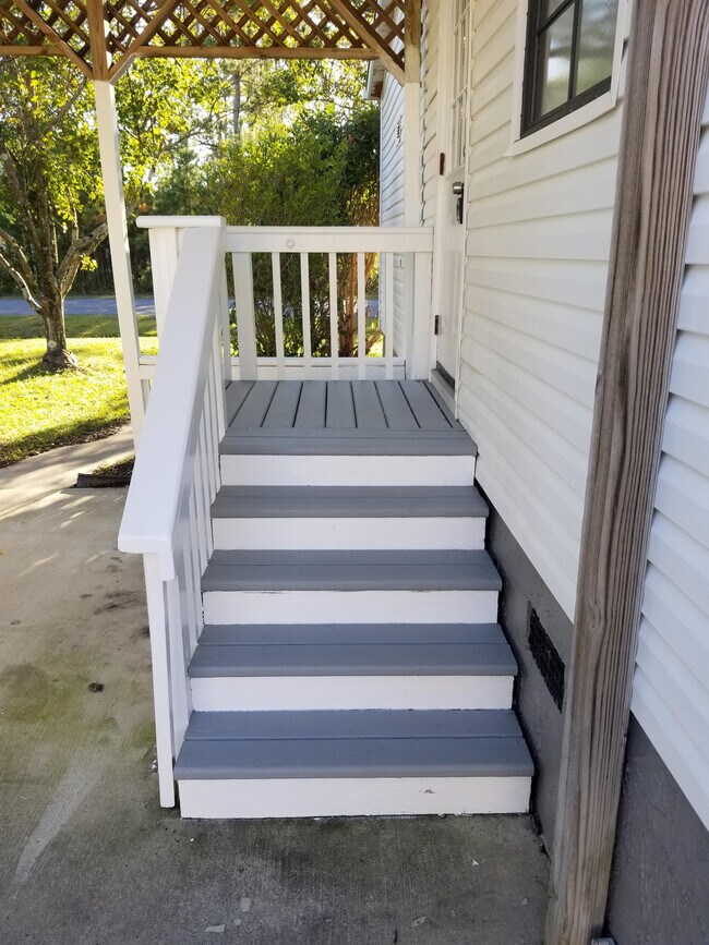 Building Photo - 801 Jetty Ct
