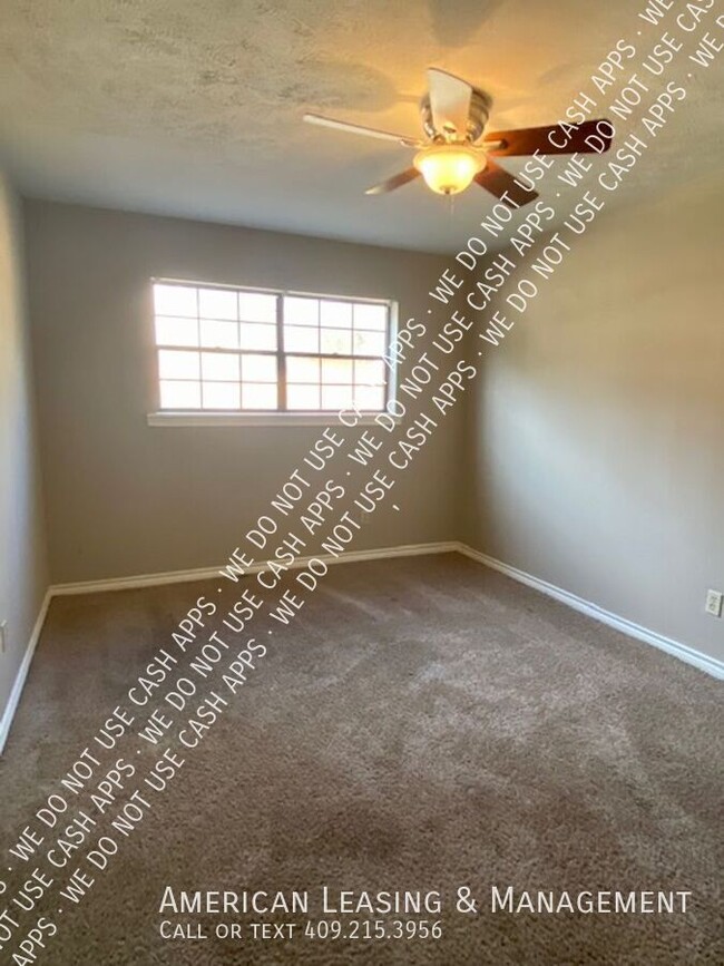 Building Photo - 8 La Costa Cir