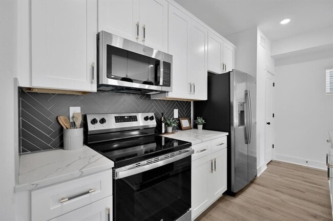 Building Photo - 8025 Cora St