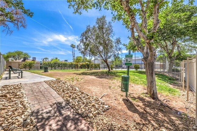 Building Photo - 1553 Dorothy Ave