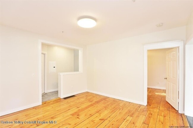 Building Photo - 12 Stuyvesant St