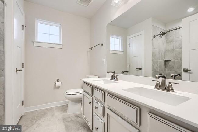 Building Photo - 13605 Otono Dr