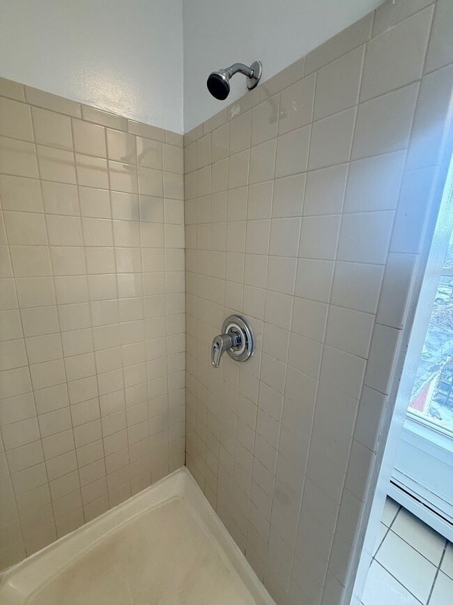 Building Photo - 104 Dubois St