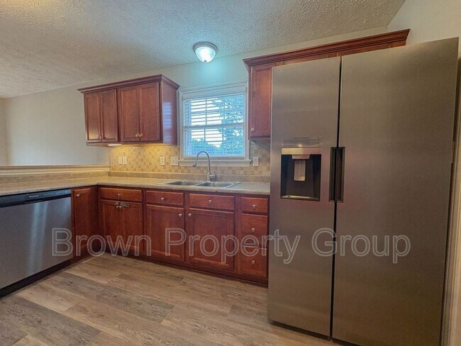 Building Photo - 3426 Broomsgrove Dr