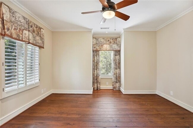 Building Photo - 1965 W Wesley Rd NW