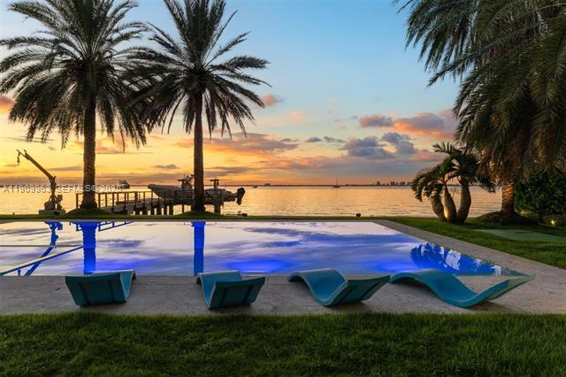 Building Photo - 360 Harbor Dr