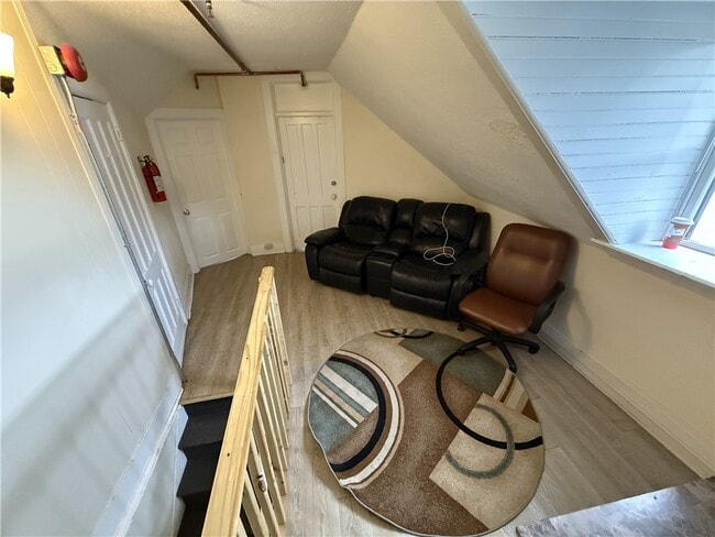 Building Photo - 65 Ford Ave