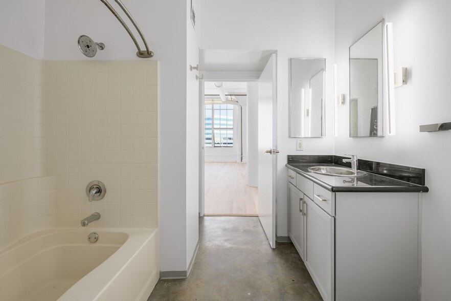 Building Photo - 420 San Pedro St