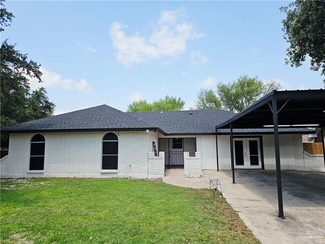 Primary Photo - 912 Max Dr
