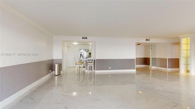 Building Photo - 1800 NE 114th St