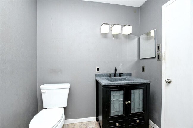 Building Photo - 7509 Daugherty St