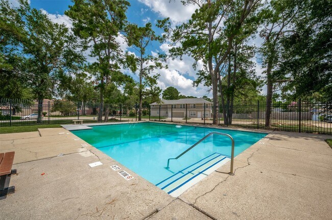 Building Photo - 12042 Mighty Oak Dr