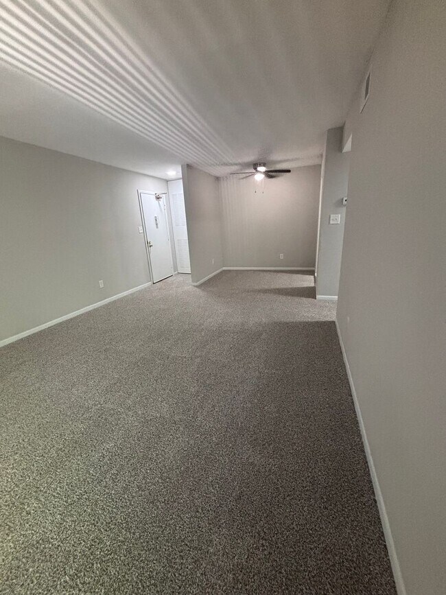 Building Photo - 241 Orchard Trace Ln