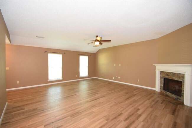 Building Photo - 18010 Golden Ridge Dr