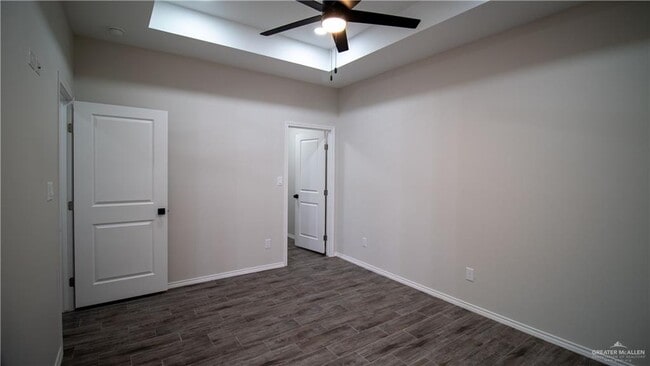 Building Photo - 25 E Jessamine Ave