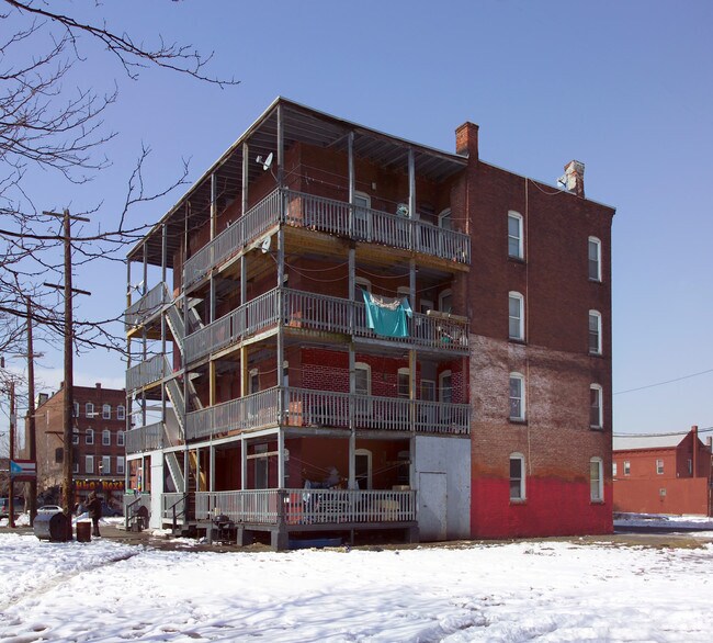 Building Photo - 10 Spring St