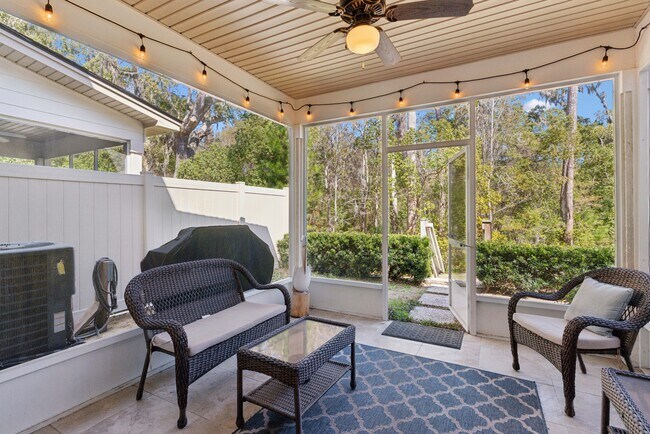 Building Photo - 807 Mariners Cir