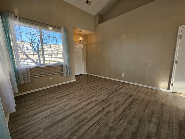 Building Photo - Charming House 3 Beds 2 1/2 Baths 2 Living...