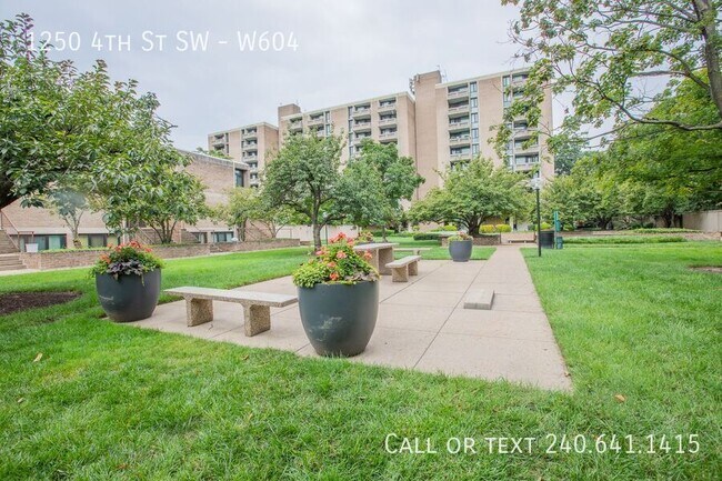 Building Photo - 1250 4th St SW