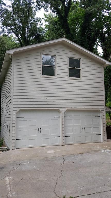 Building Photo - 316 Creekbend Dr