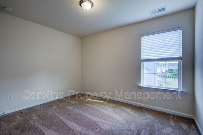 Building Photo - 16125 Hammersmith Farm Dr