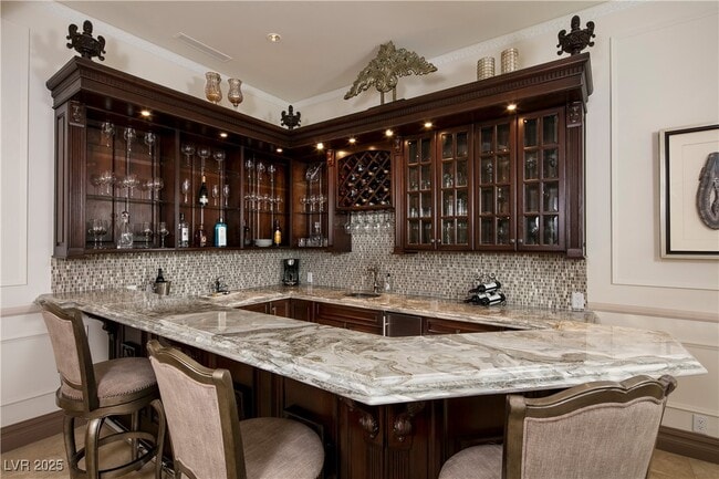 Building Photo - 8801 Palm Greens Ct