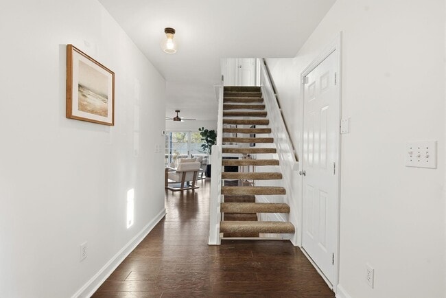 Building Photo - 5516 Baneberry Ave