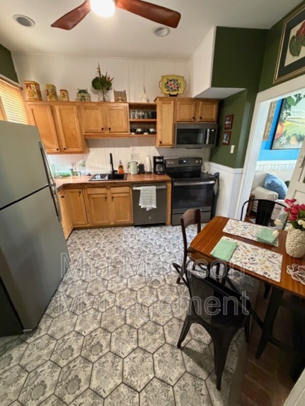 Building Photo - 547 E Macon St