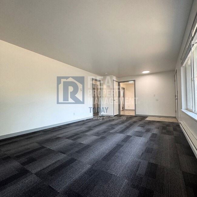 Building Photo - Great 3 Bedroom With Covered Carport!