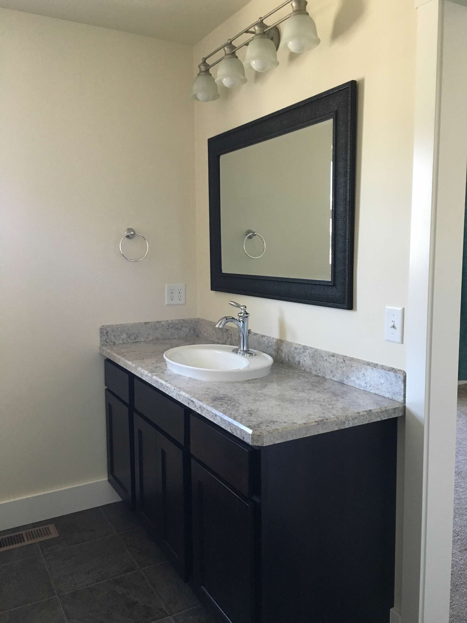Master Bath - 1711 Lone Pine Dr
