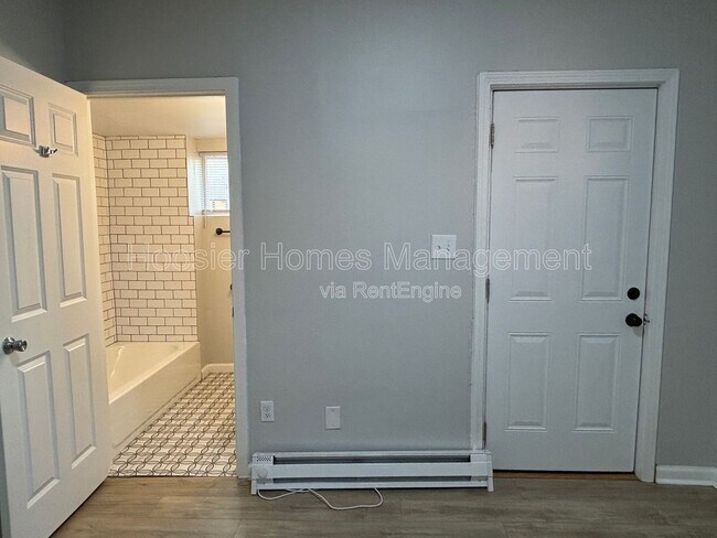 Building Photo - 1338 Barth Ave