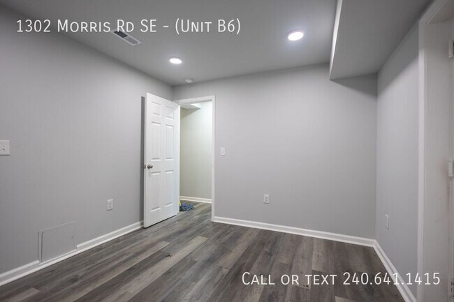 Building Photo - 1302 Morris Rd SE