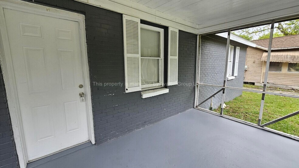 Building Photo - 2395 Commonwealth Ave