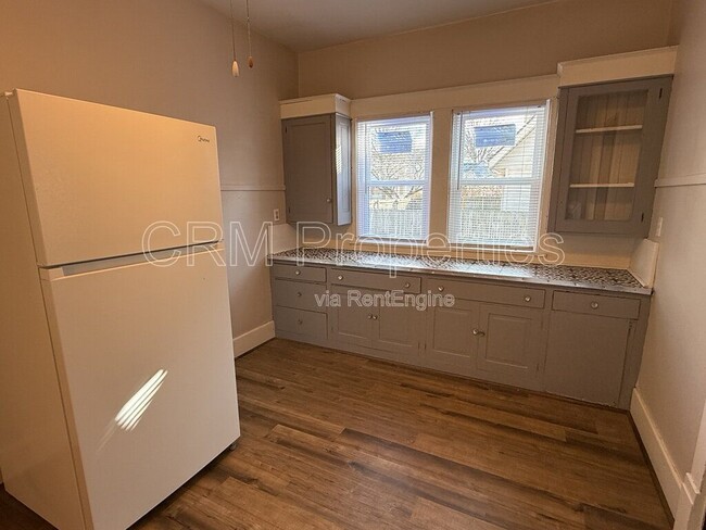 Building Photo - 310 N Lindsay St