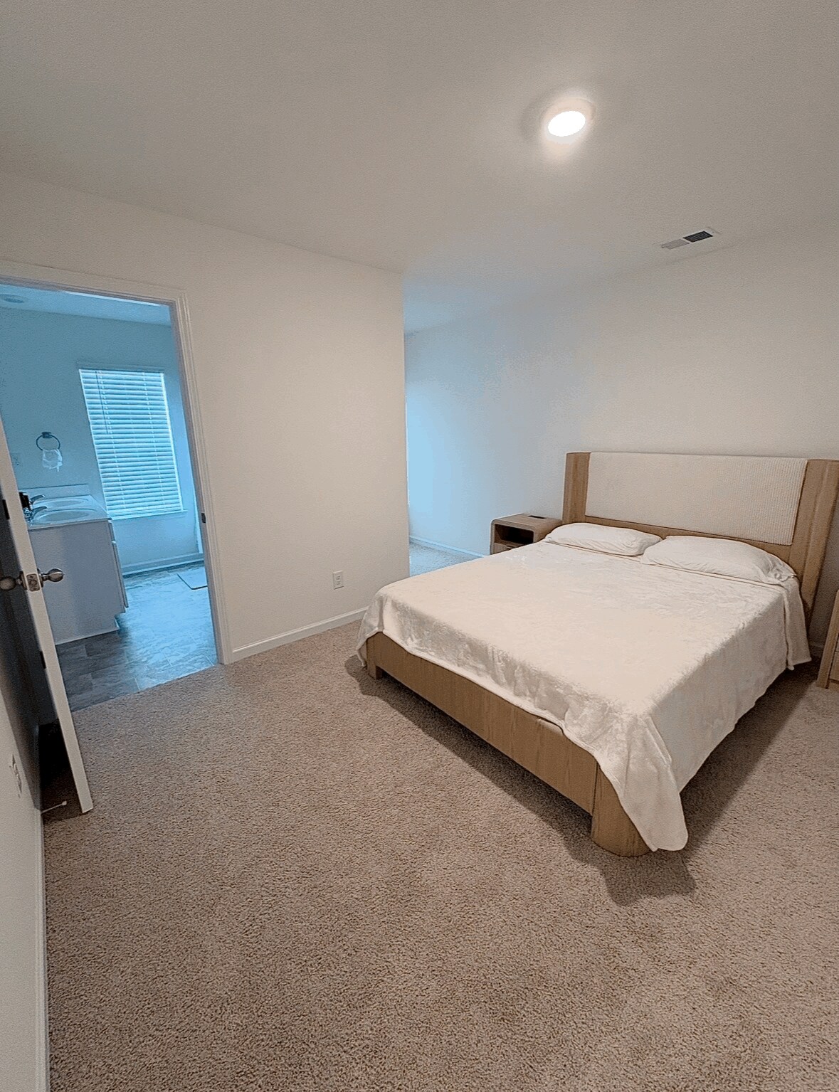 Building Photo - 280 Silvermoon Dr