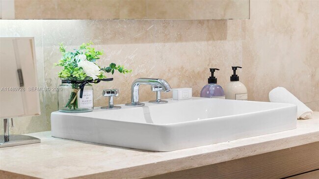 Building Photo - 102 24th St