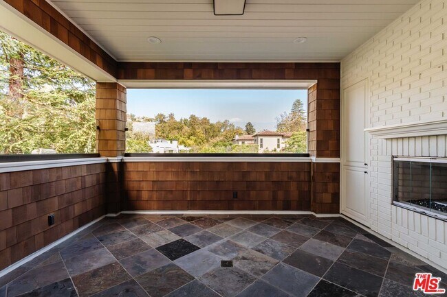 Building Photo - 685 San Lorenzo St