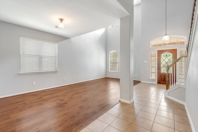 Building Photo - 146 Black Swan Pl