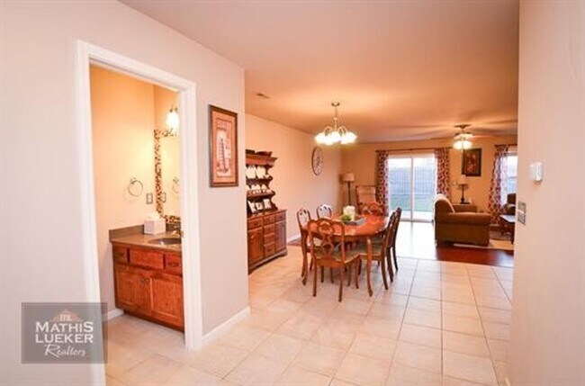 Building Photo - Great Home!