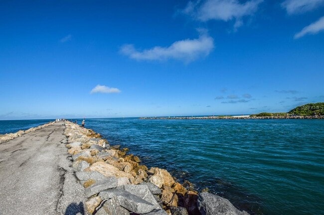 Building Photo - 940 Cooper St