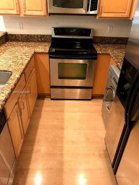 Building Photo - 151 NE 16th Ave