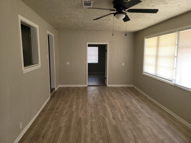 Primary Photo - 5934 Ridgeway Dr