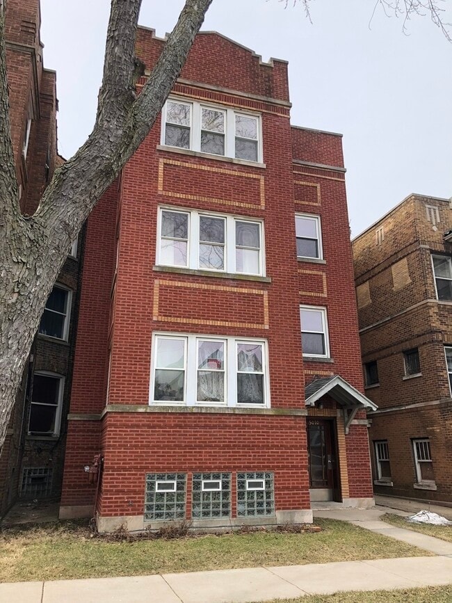 Primary Photo - 5010 N Sawyer Ave