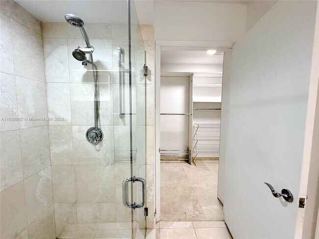 Building Photo - 17555 Collins Ave